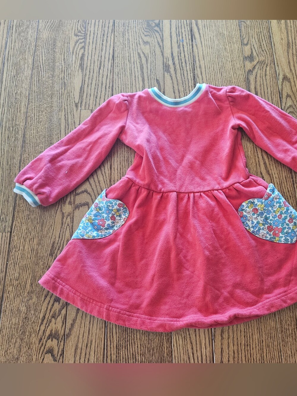 Mini Boden Girls Red Long Sleeve Dress Heart Floral Pockets 3-4Y 3T 4T Sweatshit